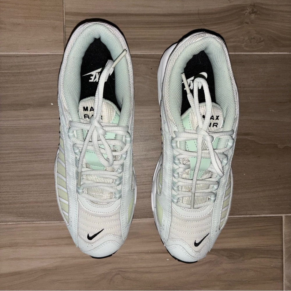 Nike Air Max Tailwind 4